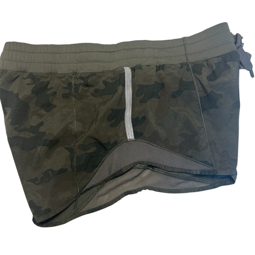 Lululemon Athletica Hotty Hot Camo Shorts - Picture 7 of 9